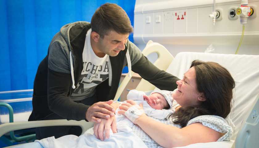 做试管婴儿过程中的费用能报销吗